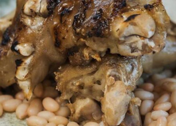 Peus de porcs i fesols porcus